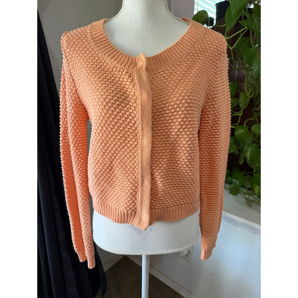 H&M Textured Peach Snap-Button Cropped Cardigan Sweater – Size M